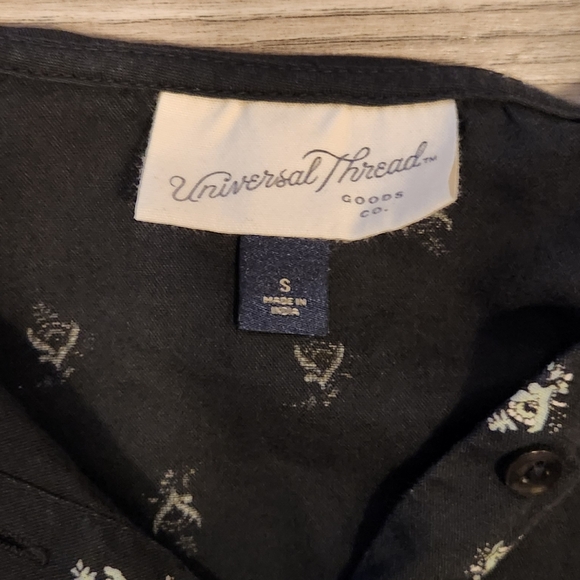 Universal Thread blouse - Picture 3 of 7